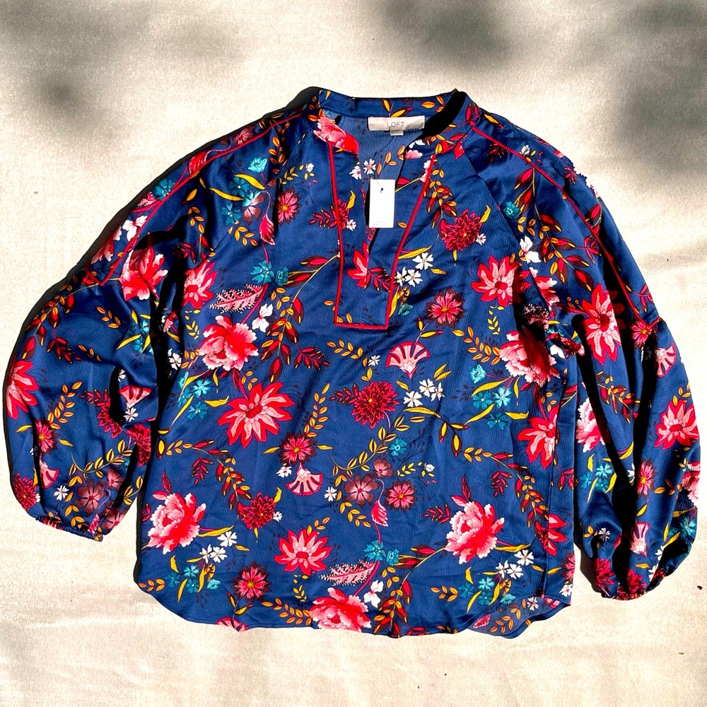 Ann Taylor Loft, NWT, rich blue blouse, long sleeve, floral pattern, sz L.